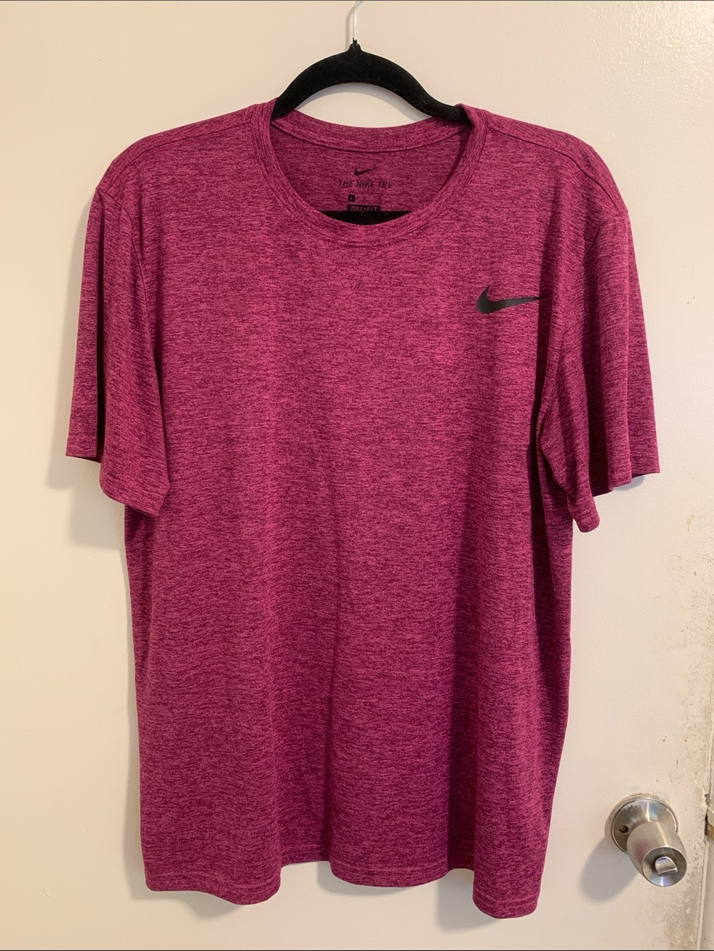 Men’s Nike dri fit purple tee!